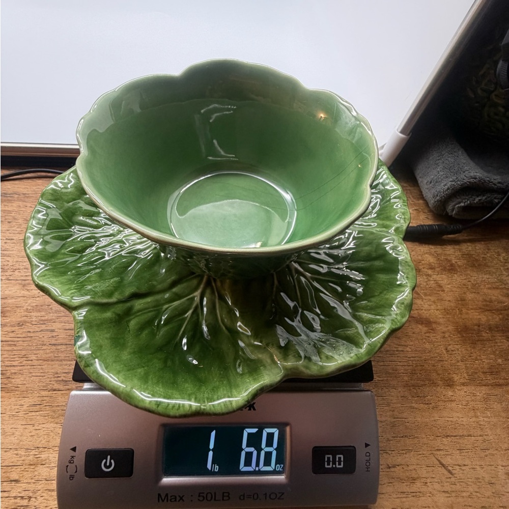 Green Leaf Ceramic Bowl with Matching Plate - Picture 7 of 7